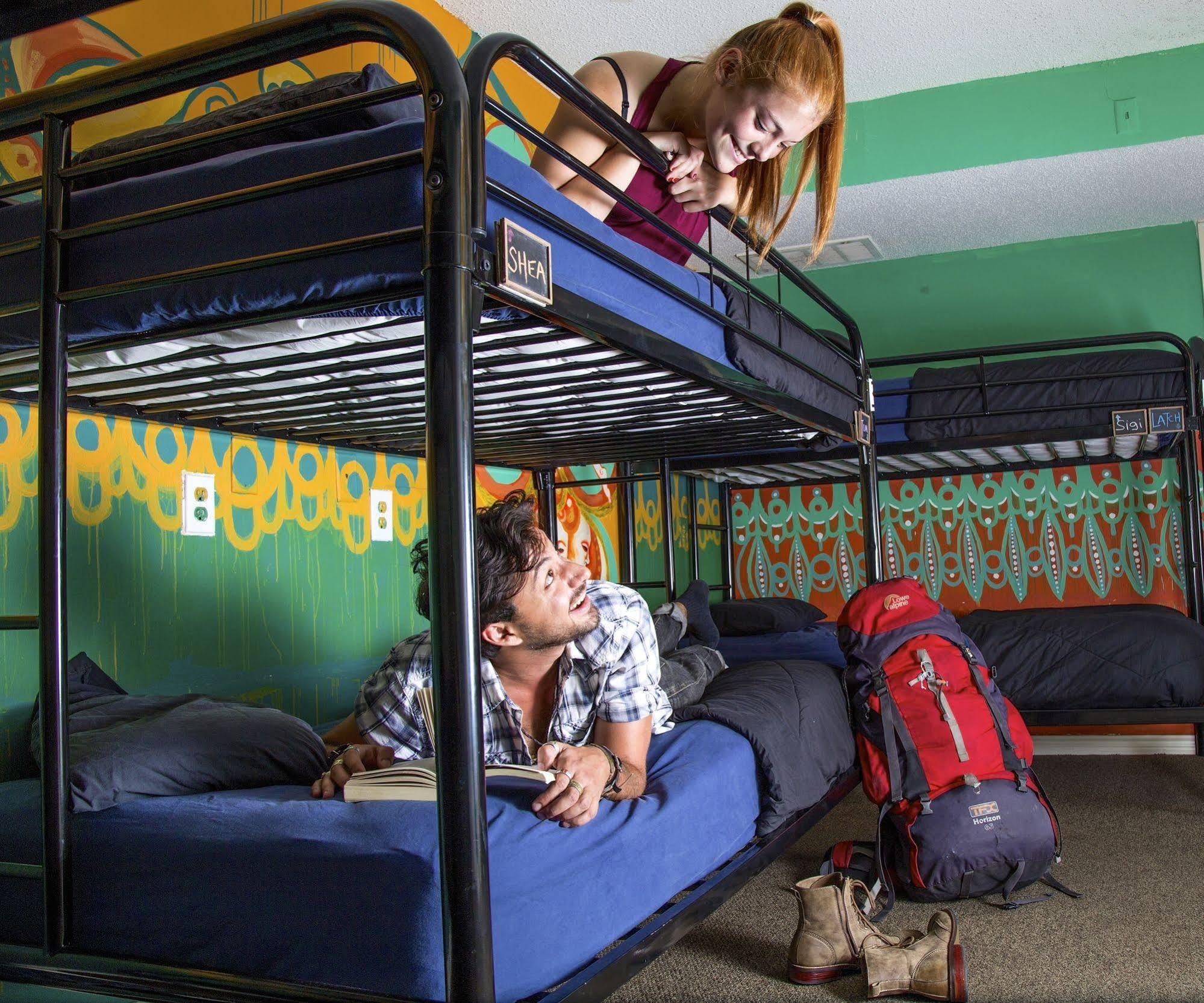Drifter Jack'S Hostel Остин Екстериор снимка