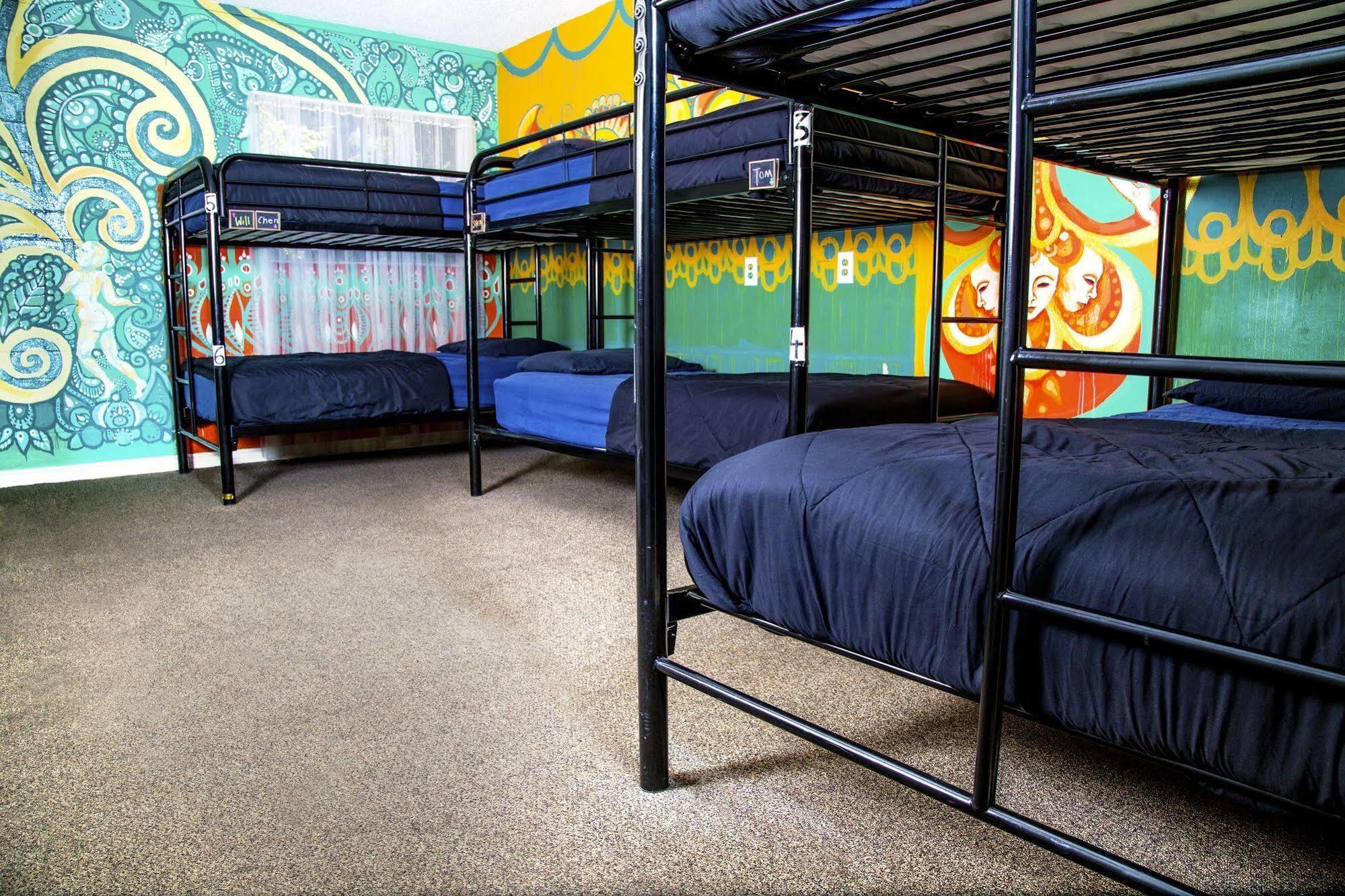 Drifter Jack'S Hostel Остин Екстериор снимка